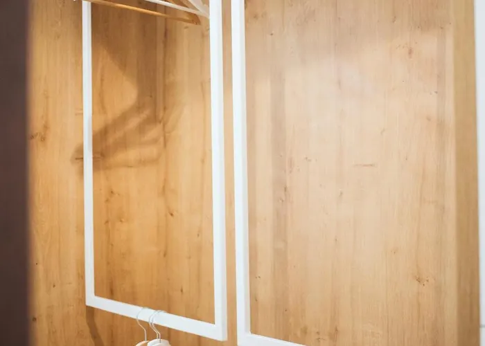 Stylish 2-br Apartment, 100 Sqm ǀ Ac, Free Parking, Terrace Apartmán