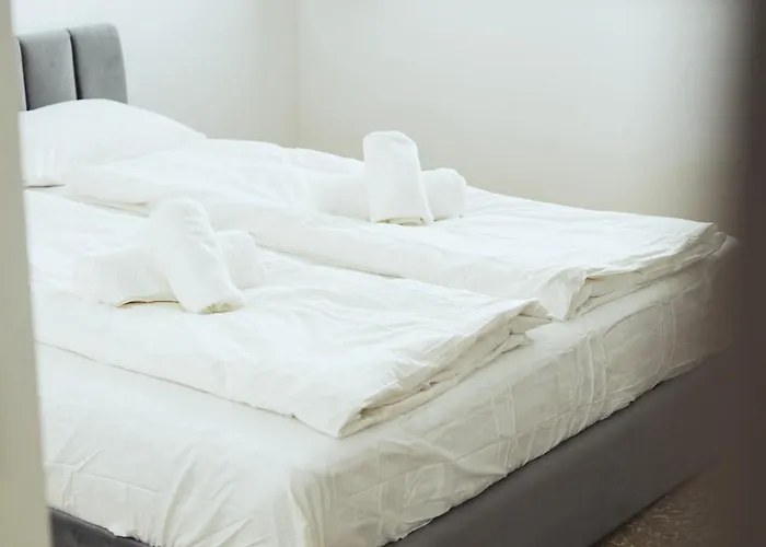 Stylish 2-br Apartment, 100 Sqm ǀ Ac, Free Parking, Terrace 公寓