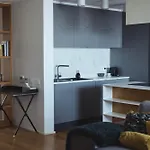 Stylish 2-br Apartment, 100 Sqm ǀ Ac, Free Parking, Terrace * براتسيلافا