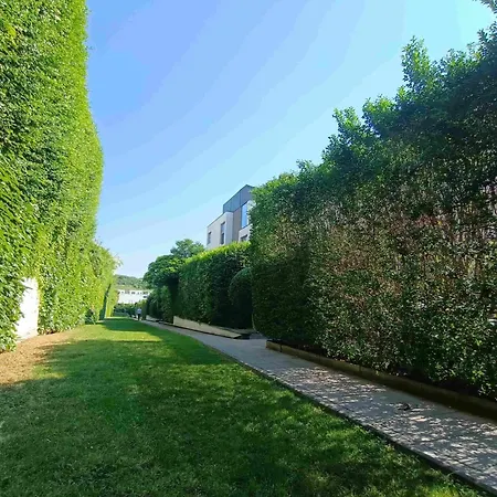 Stylish 2-br Apartment, 100 Sqm ǀ Ac, Free Parking, Terrace *